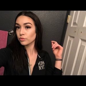 Meet your Posher, Elysse